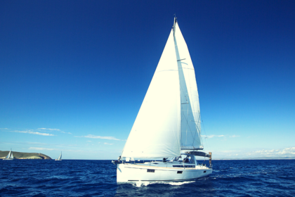 Viaggiare a ritmo del vento: la barca a vela